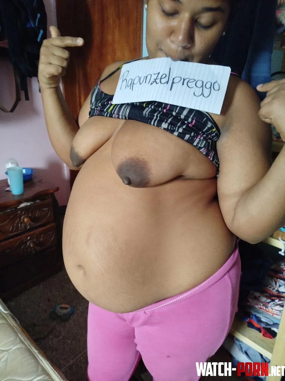 25 weeks pregnant  by rapunzelpreggo
