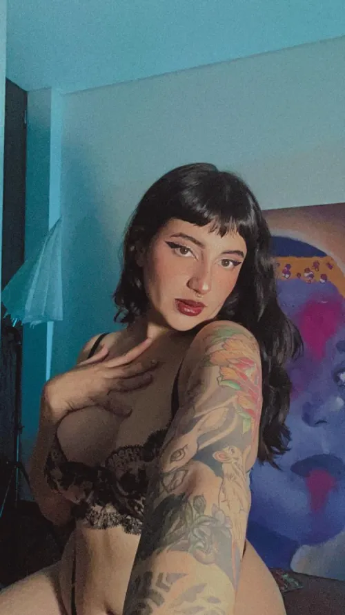 Thumbnail simmoneb's Tempting Offer: Enjoy Tattooed Goth Body
