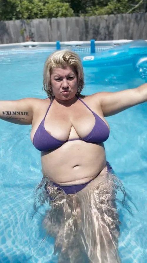 Thumbnail Kenziekreamz Teases: Bikini's on While the Pool is Ready