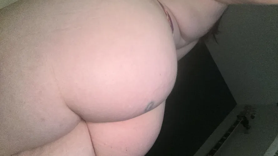 Thumbnail Unwrapped Before Christmas | thickwhitegirls