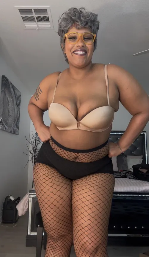 Thumbnail MonniMonroe's Tempting Offer: Cum to Granny's House