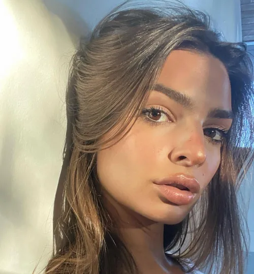 Thumbnail Discover Emily Ratajkowski's Allure - Journey into PrettyGirls by rom003