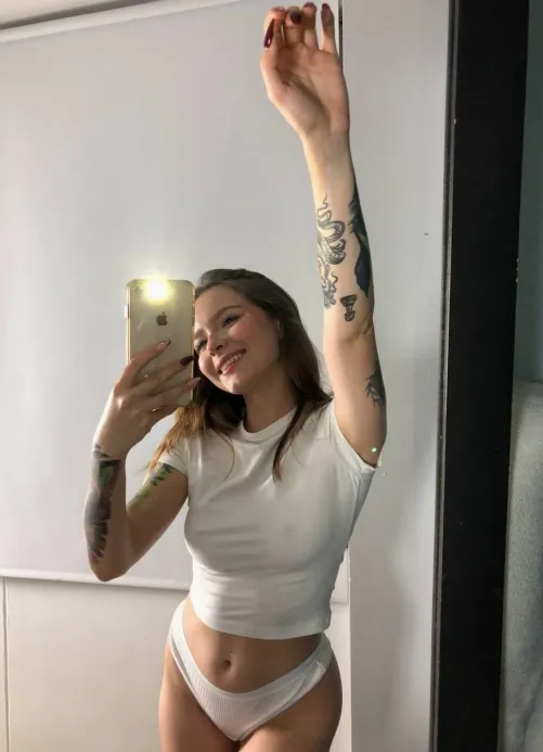 Thumbnail Questioning: Should I Bare it All? | MirrorSelfie