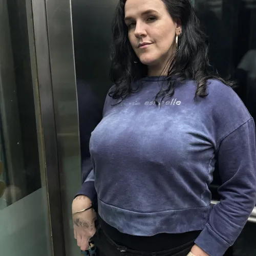 Thumbnail Uncover ivy_swings' Elevator Dilemma - Braless in Public