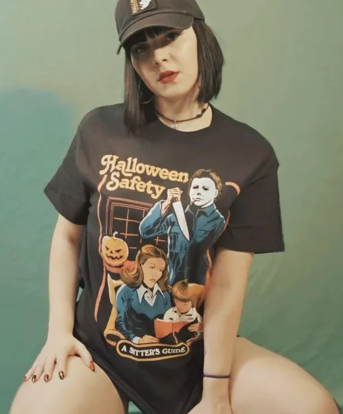 Thumbnail Itsthatgirl7_ Greets in Style, Diving into the PunkGirls Scene