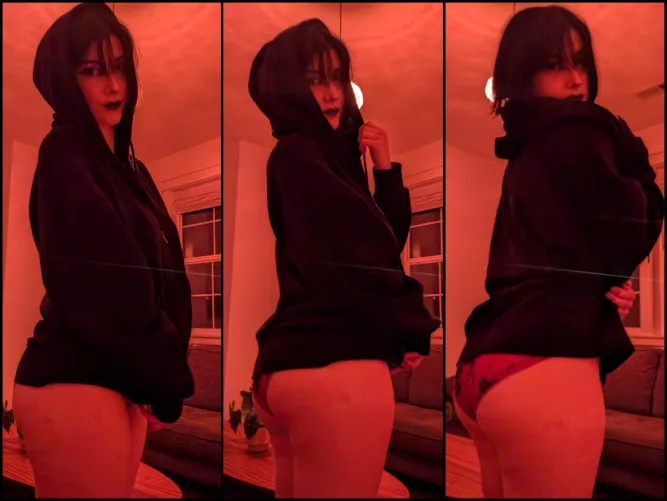 Thumbnail Explore Goth Booty Love with Jewel_Love_12345 | BubbleButts