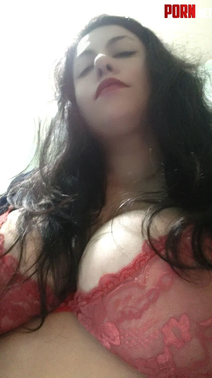 Im curvy enough to drive you absolutely crazy by MarianneAzens