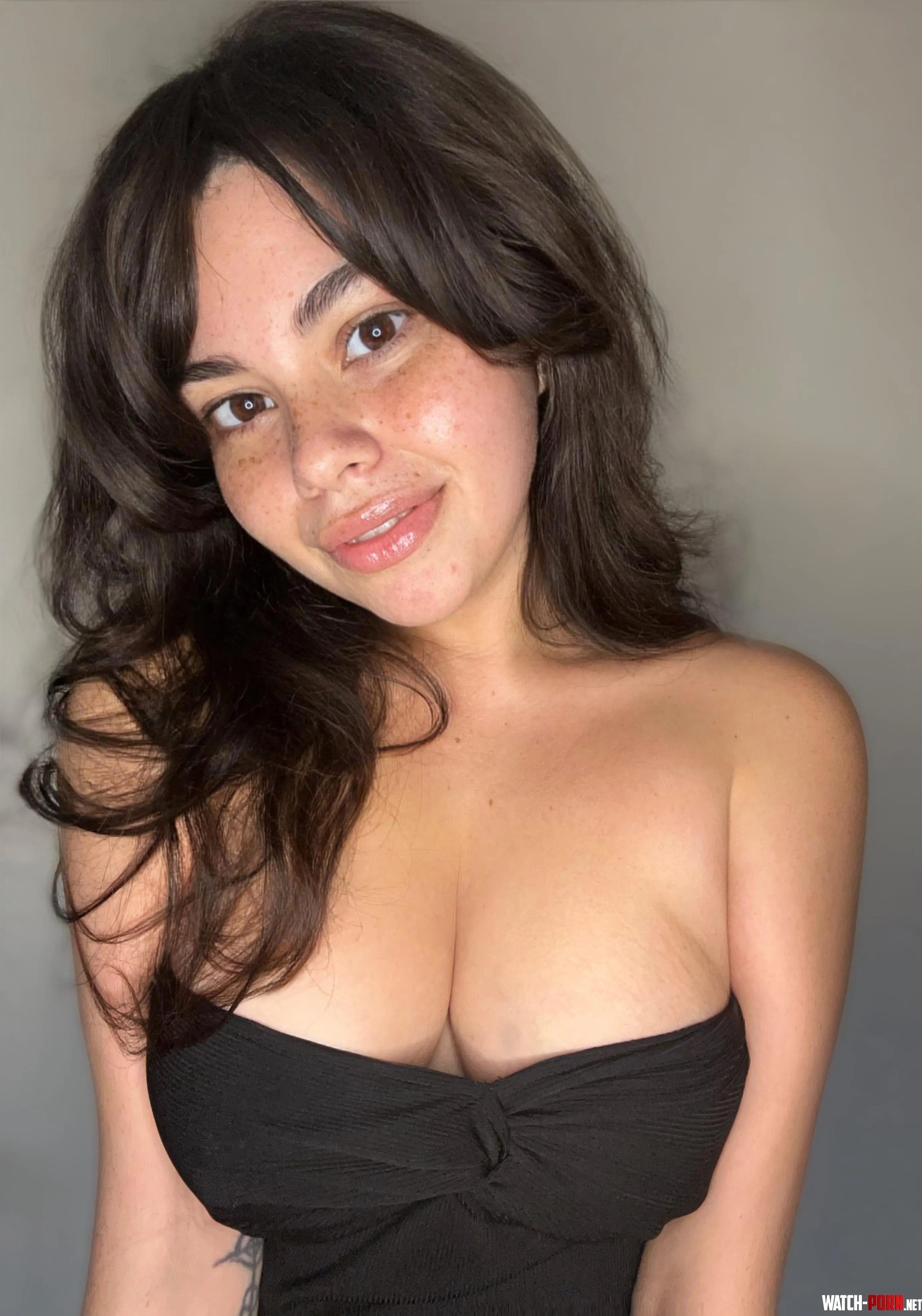 Just my braless cleavage  by mollyzedolly