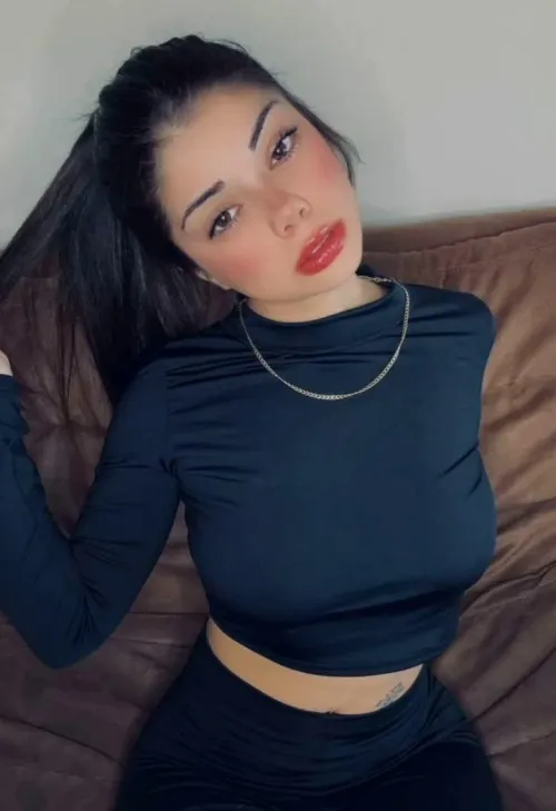 Thumbnail Styling Tips: Rocking My Favorite Crop Top with Animeebaddie