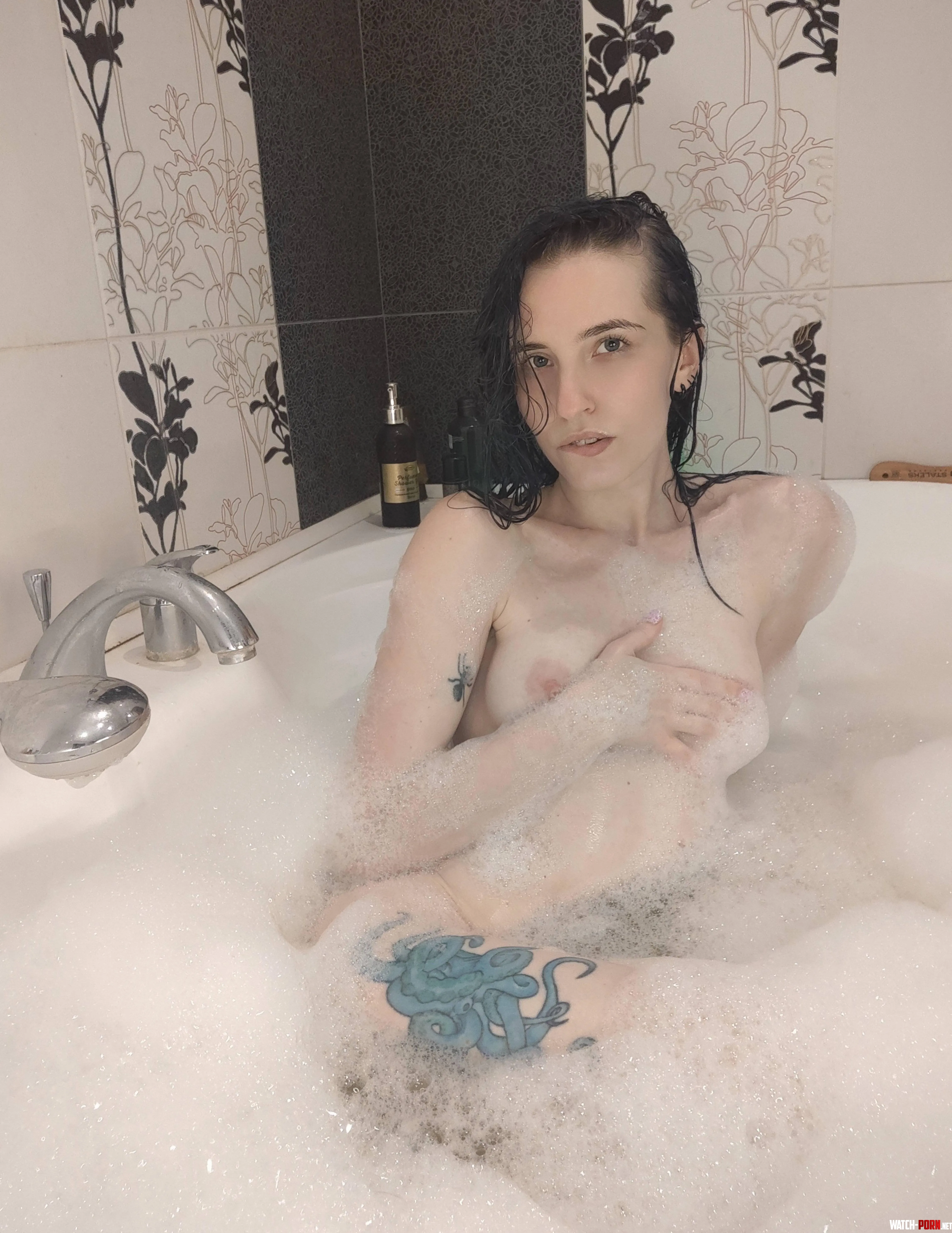 take a warm bath and tease you by hailey_cute