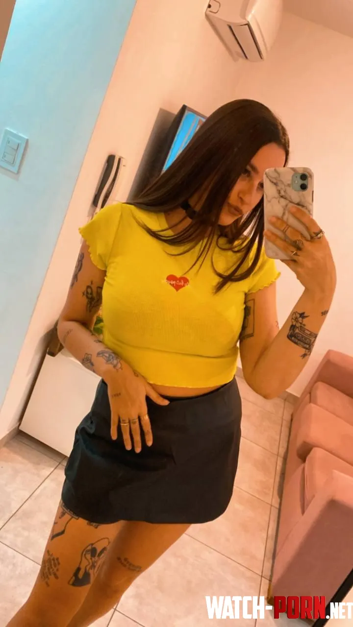 This sexy girl wants to have fun tonight  by w_queen