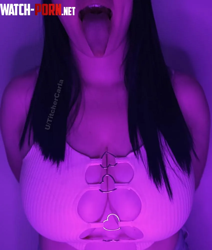 My best tongue and cleavage photos on TitcherCarla by TitcherCarla