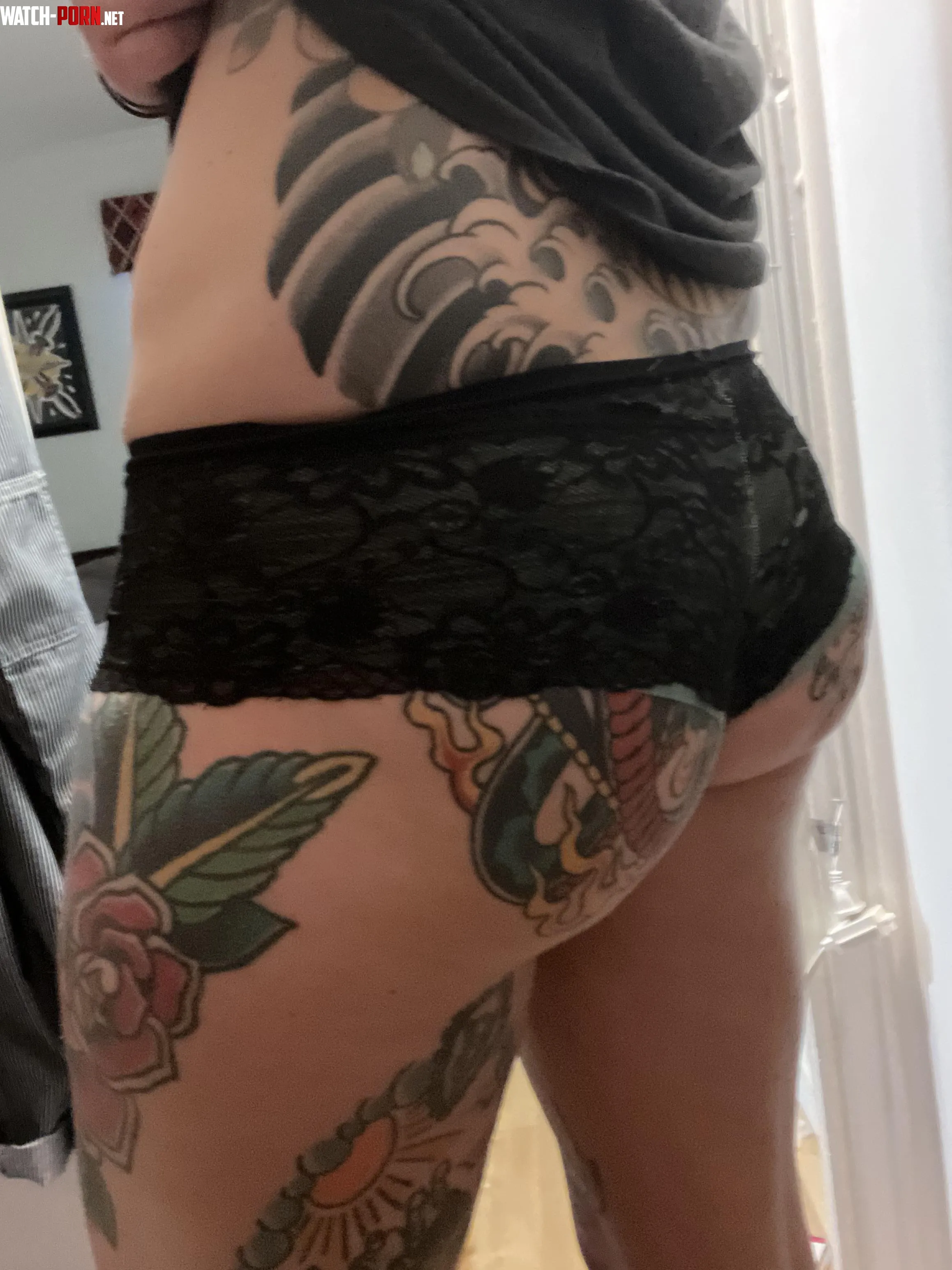 Do you like weird bitches w big butts by ivyrides