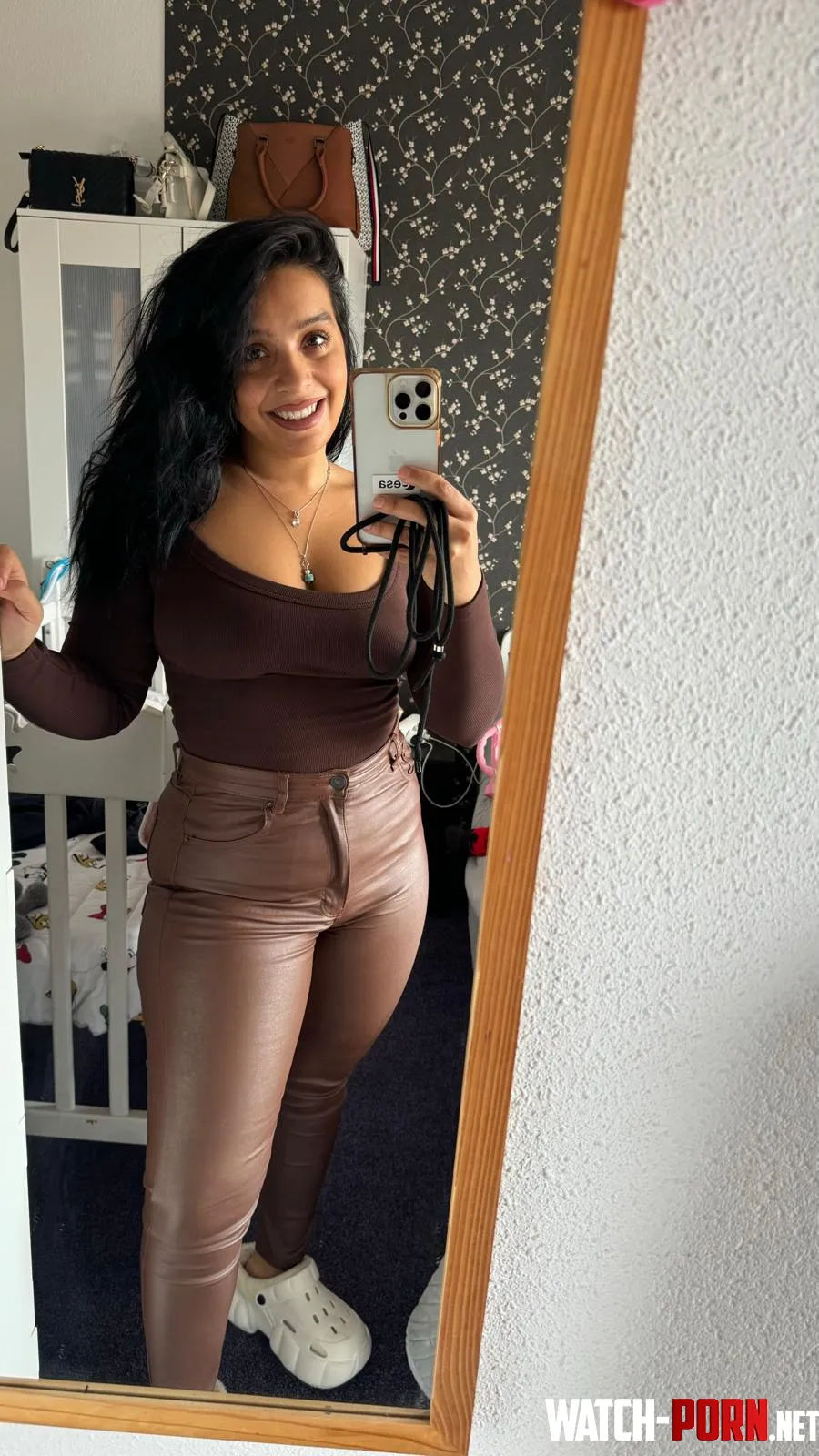 I love taking pictures of myself by Galadriel69_