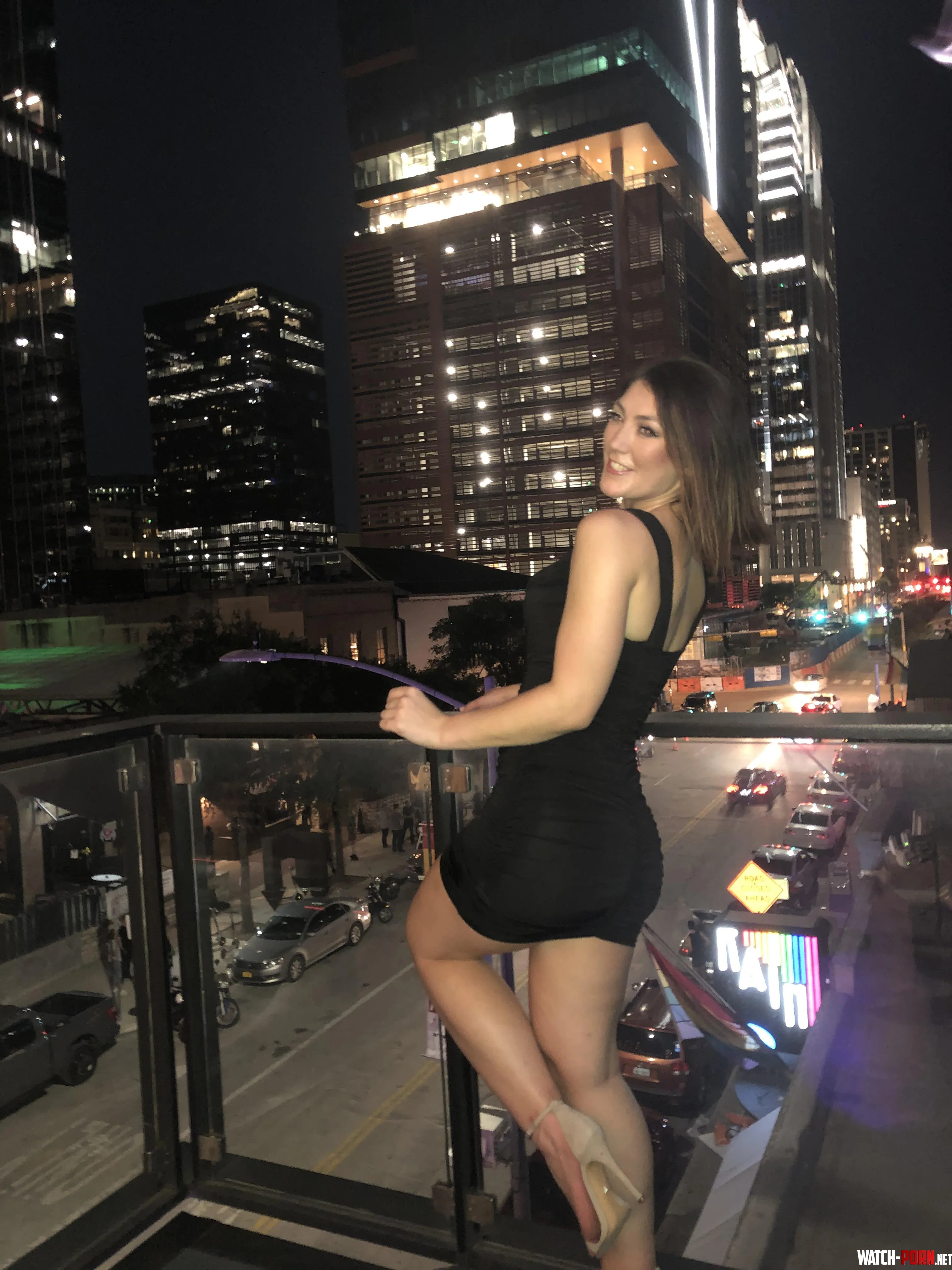Booty poppin by valeriejamez-