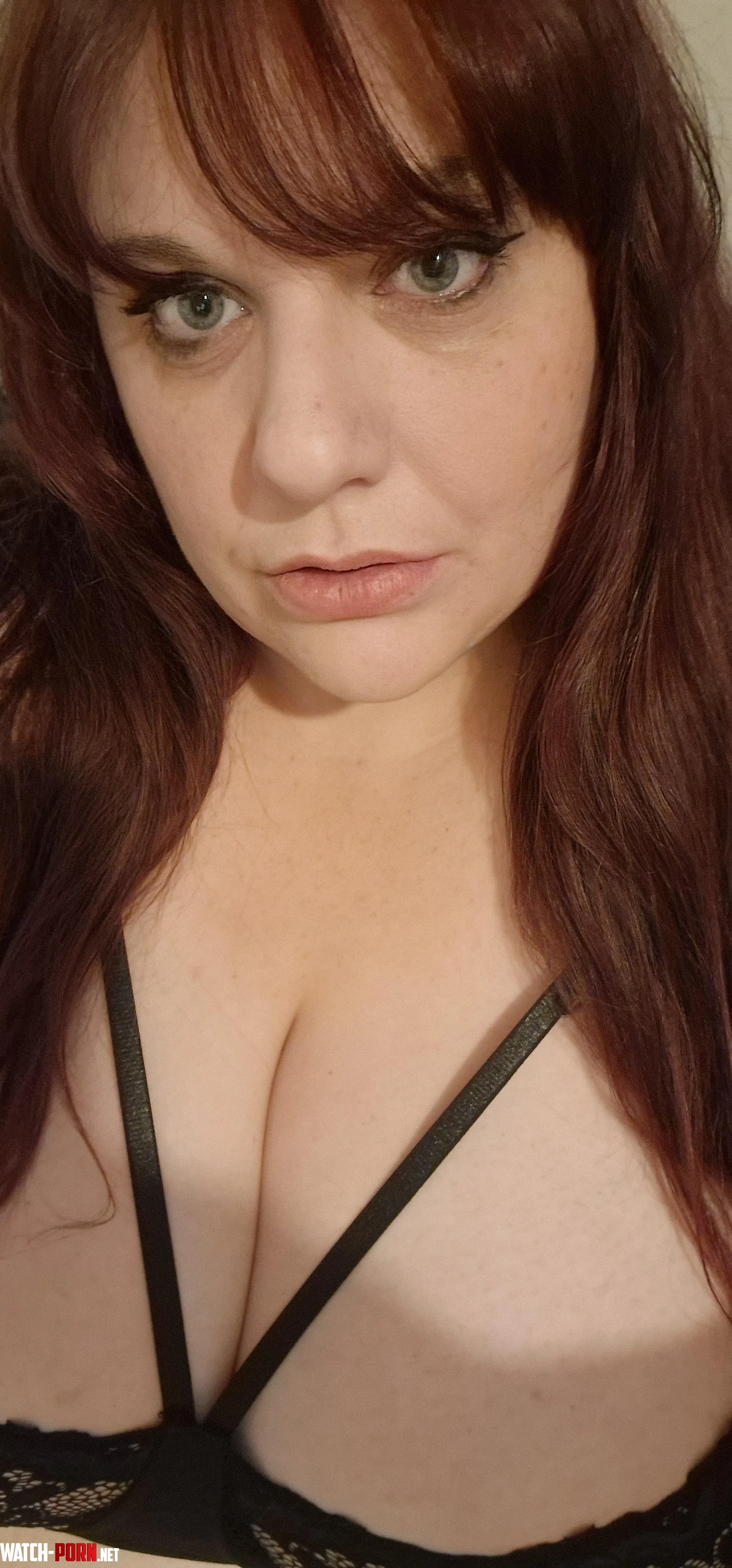 Nearly 35 am I still hot  by MollieMansfield