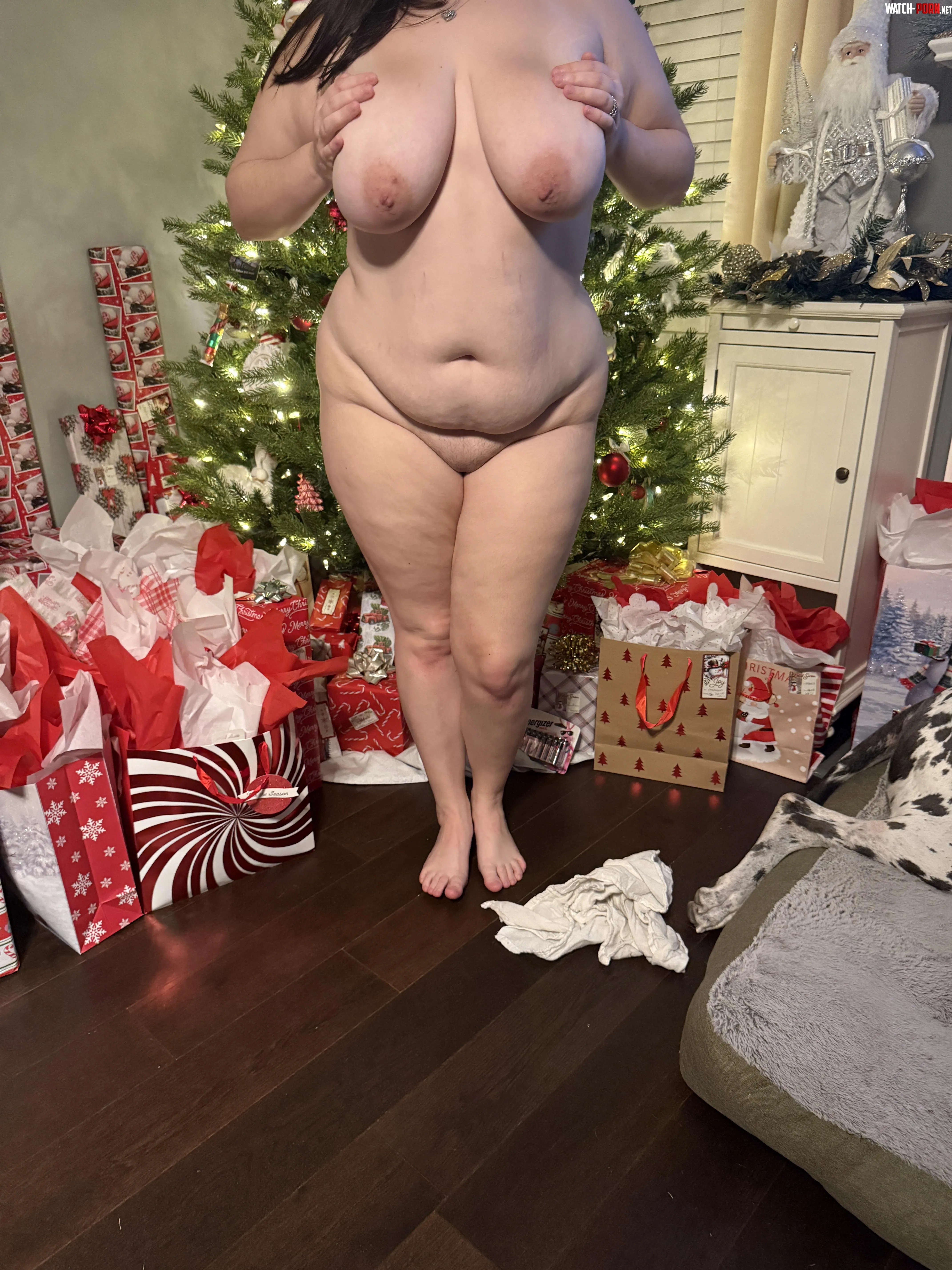 Would you like to see this under your tree18F by sageluvsuuu