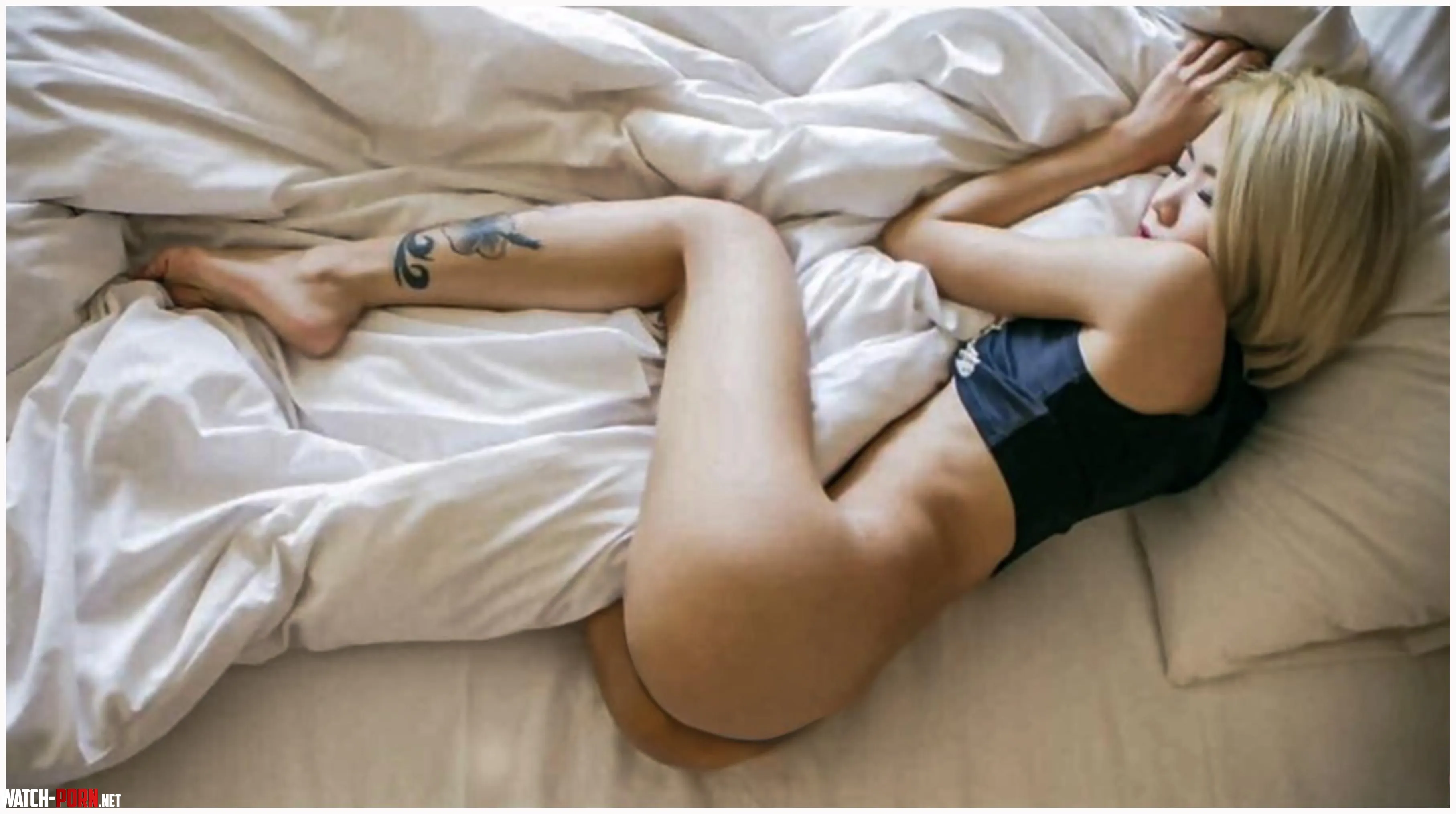 Between the sheets by AdultArtProject