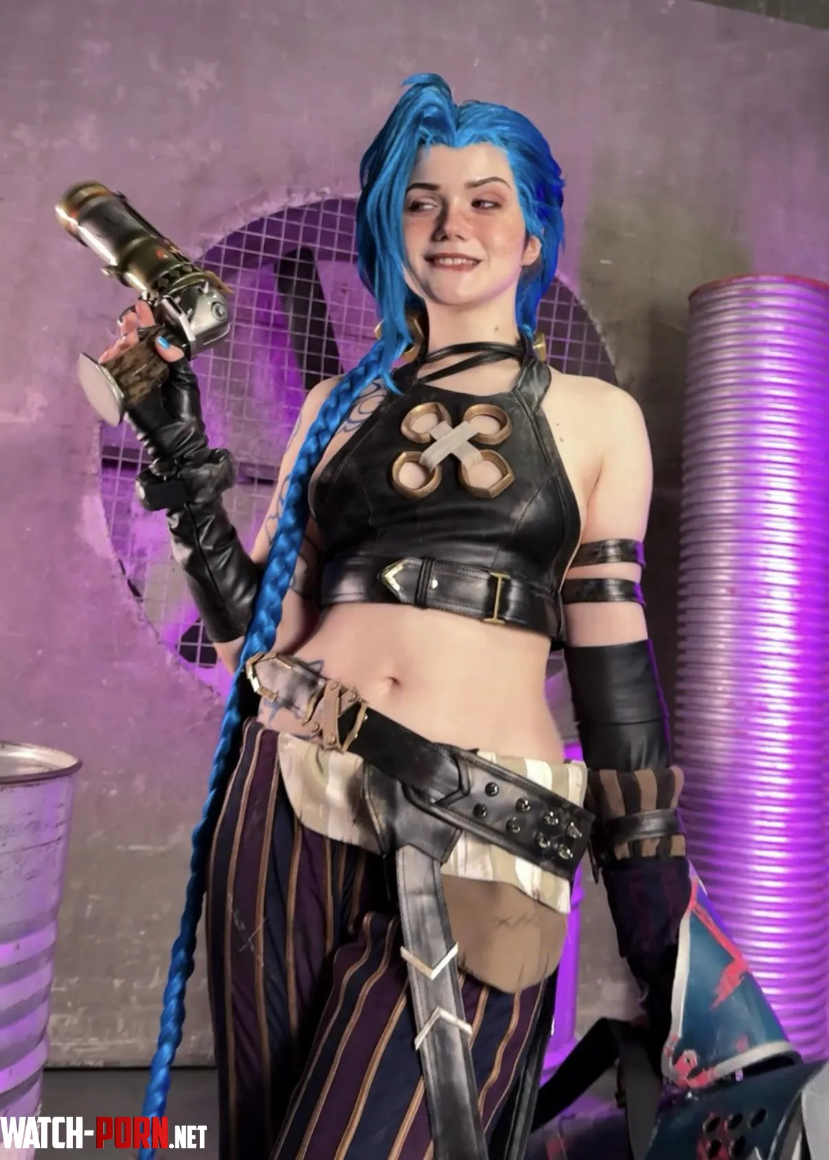 Jinx cosplay by Neyrodesu  by Neyrodesu