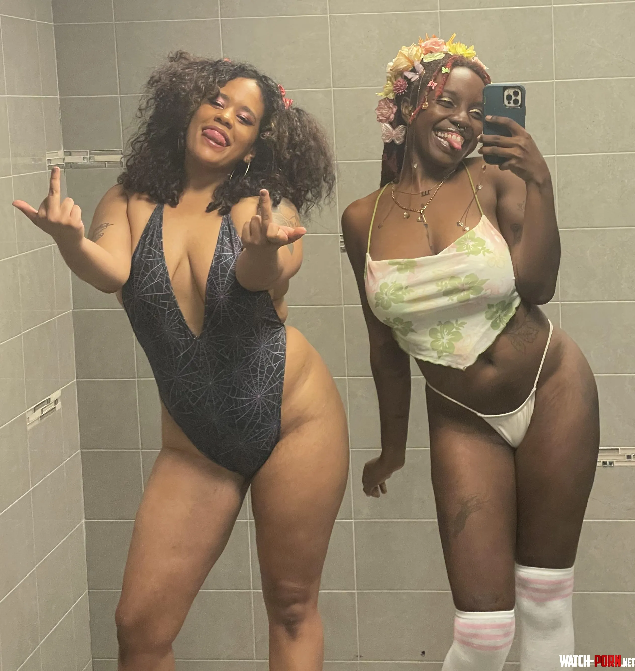 Cute stripper mirror selfie for you  by PiscesandClassy