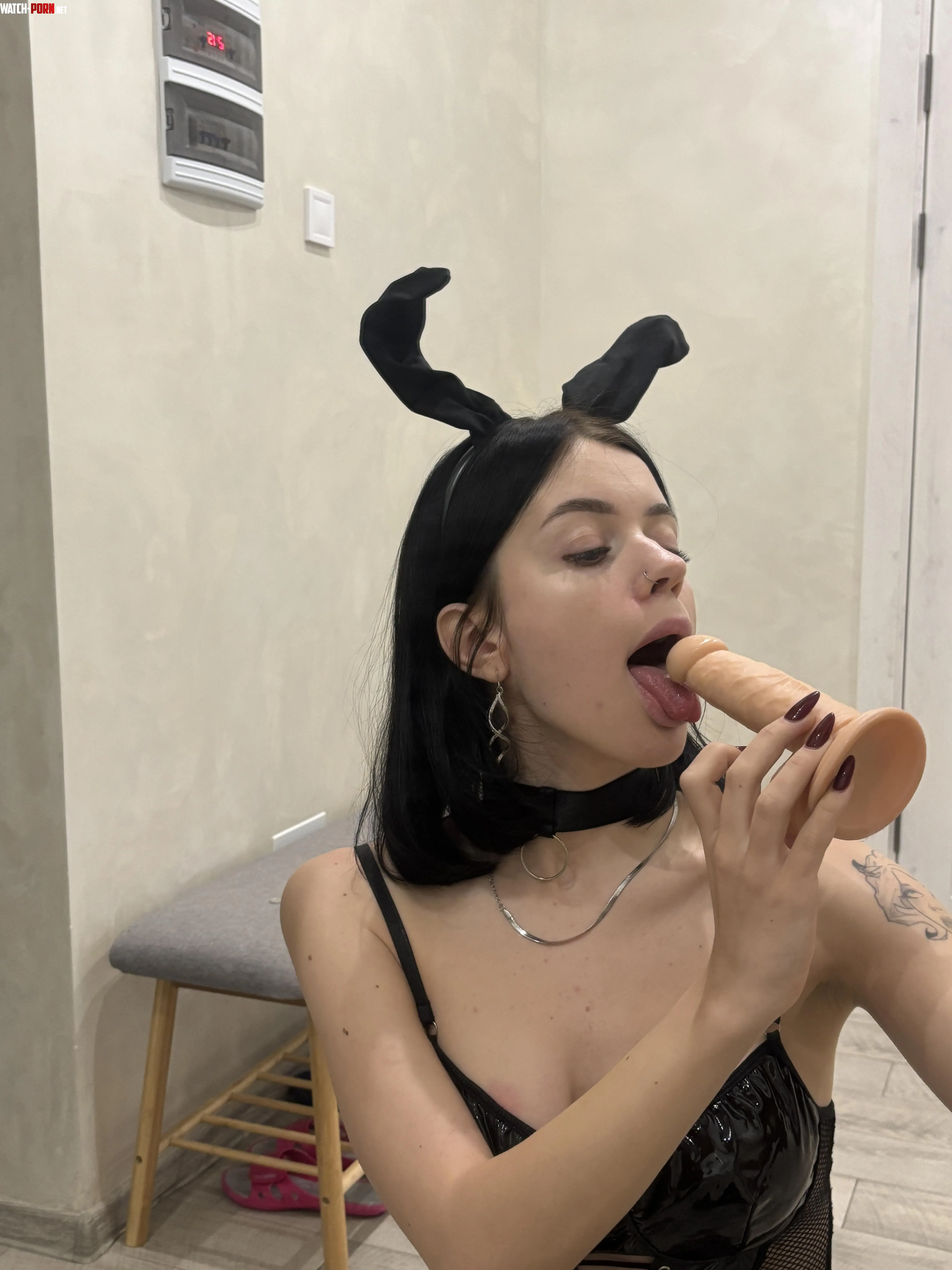 19 yo lil babe and ready to take your cock in my mouth   by liloputty