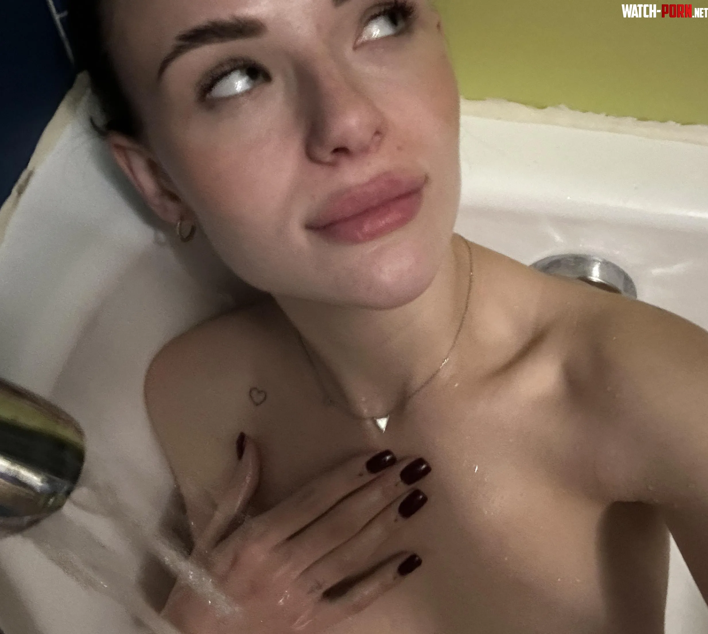 Do you want me to give you a massage with these fingernails by Xelrathis