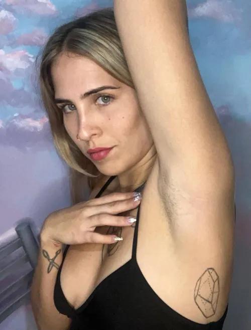Thumbnail Hairy vs. Smooth Armpits: A Controversial Question Answered!