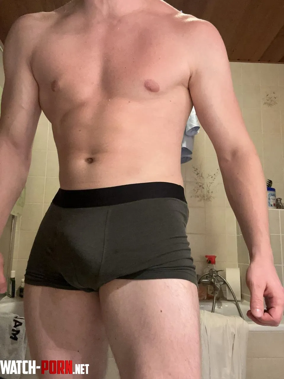 GER 24 M4F big legs or upper body Answer in my dms  F only  by Professional_Ice4978