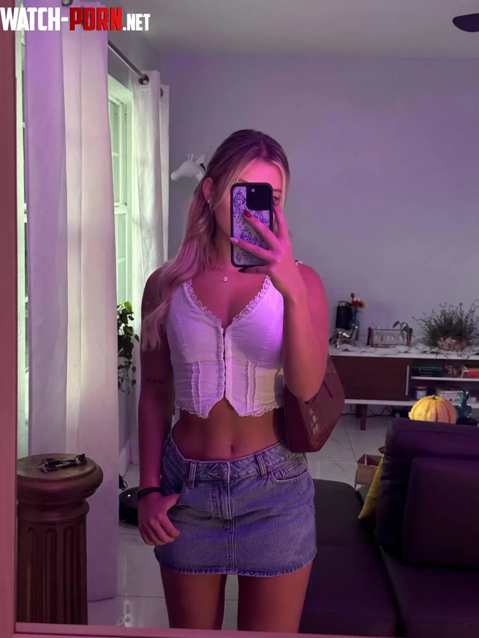 Looking tight by playfulblondiexx