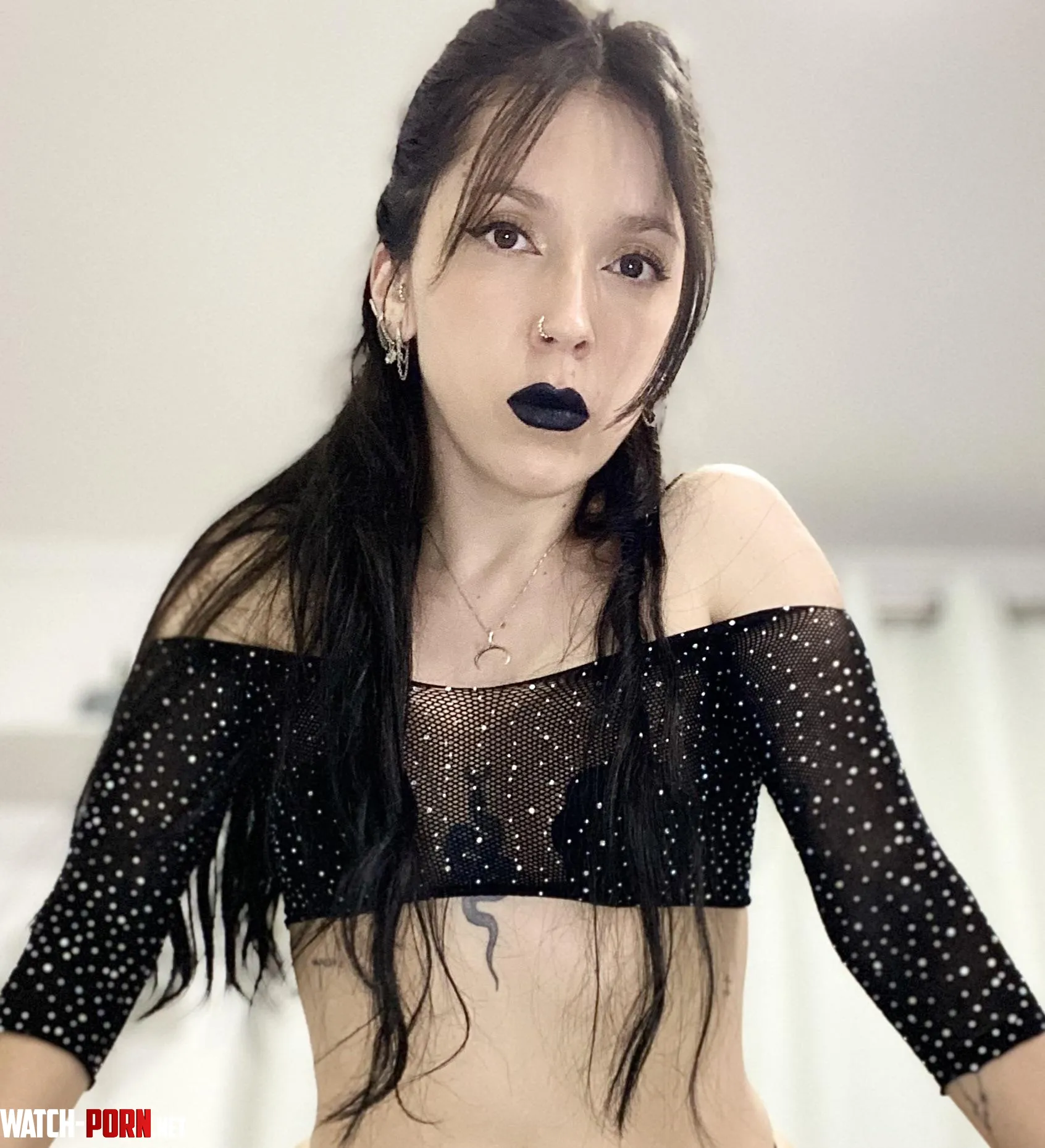 What do you think of my croptop by Queen_venuss