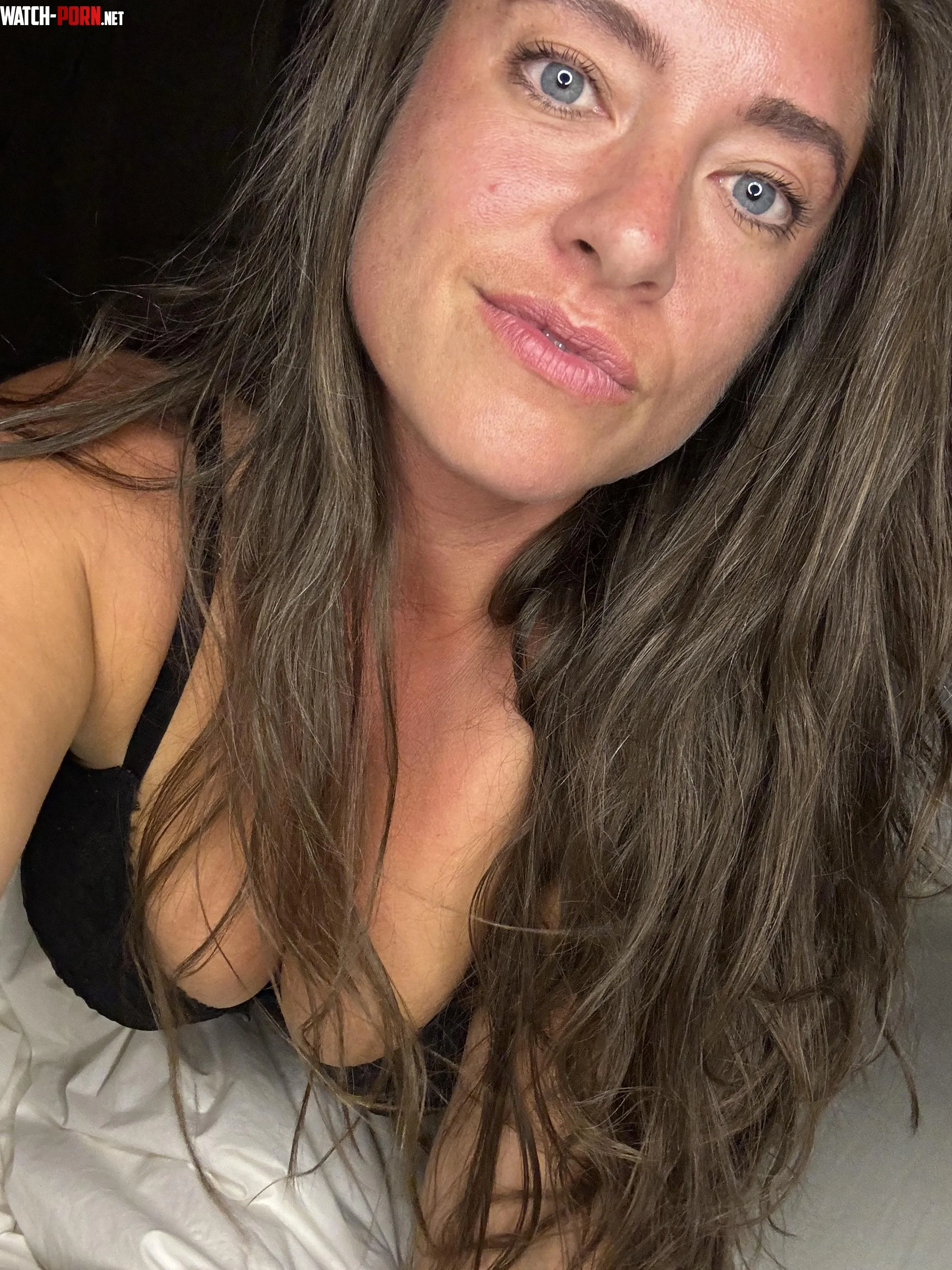 38yo single mom of 3 Feeling sexier now that I ever have    by Pitiful_Elk_3198