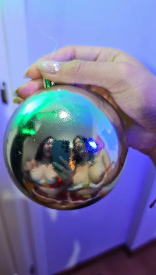 Thumbnail Holiday Ornaments? Evans-Twins are the Best! | TwinGirls