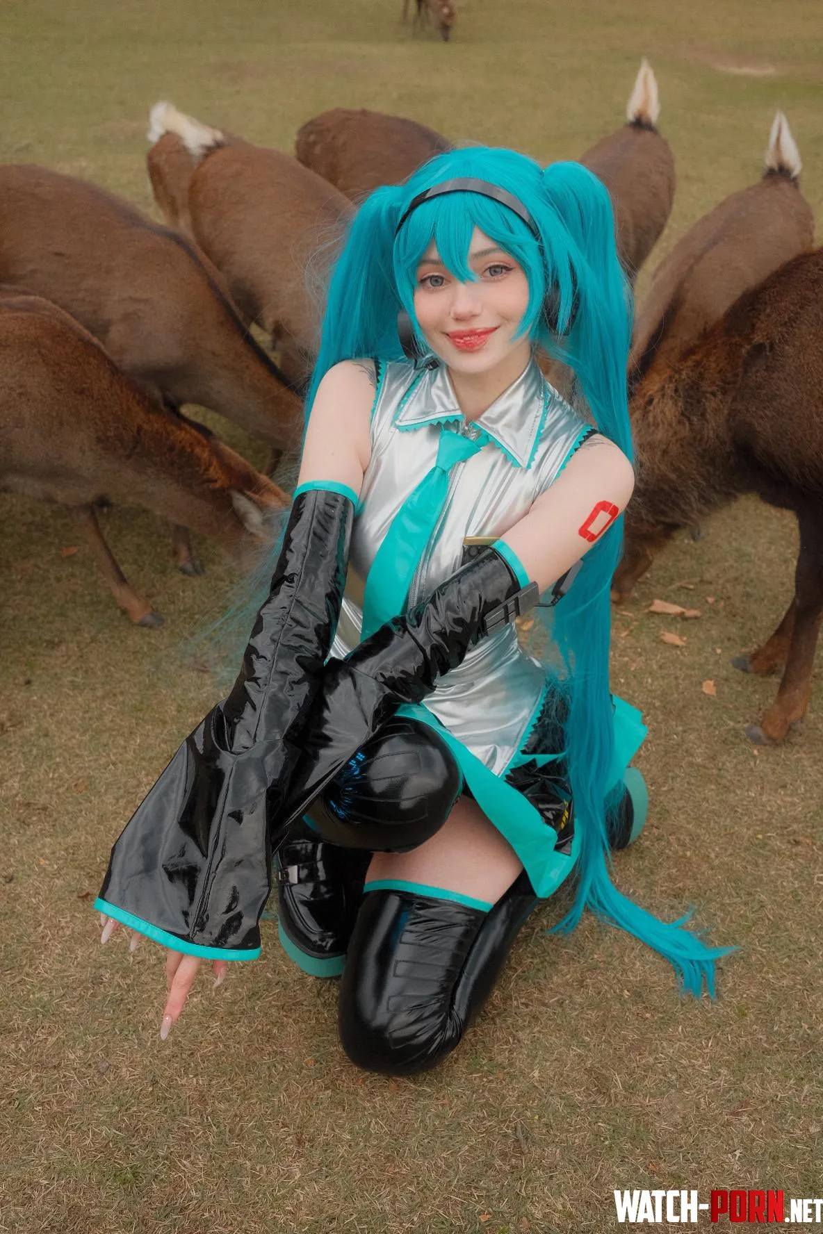 Hatsune Miku cosplay by Alina Becker by AlinaBecker