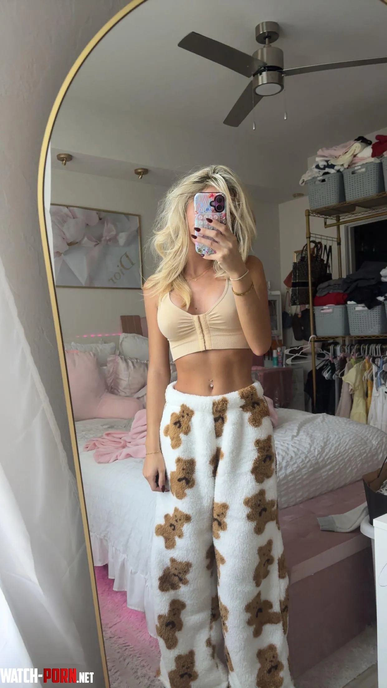 my daily bedroom mirror selfie  by prttykam_xoxo