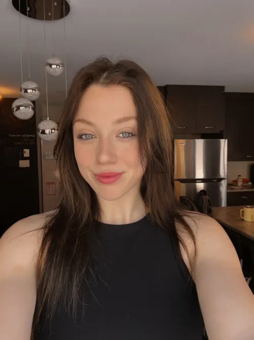 Thumbnail Neleh Vigneau Sargeant: A Stunning Profile | Packaryammy