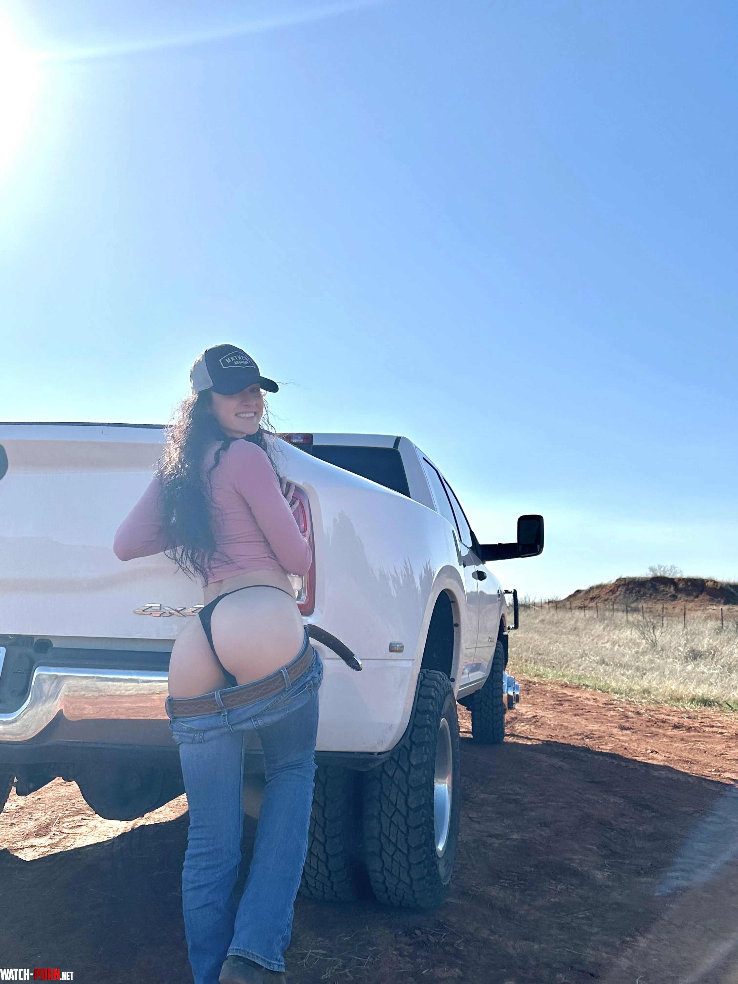 Thought Id share my rear end by vera_banks