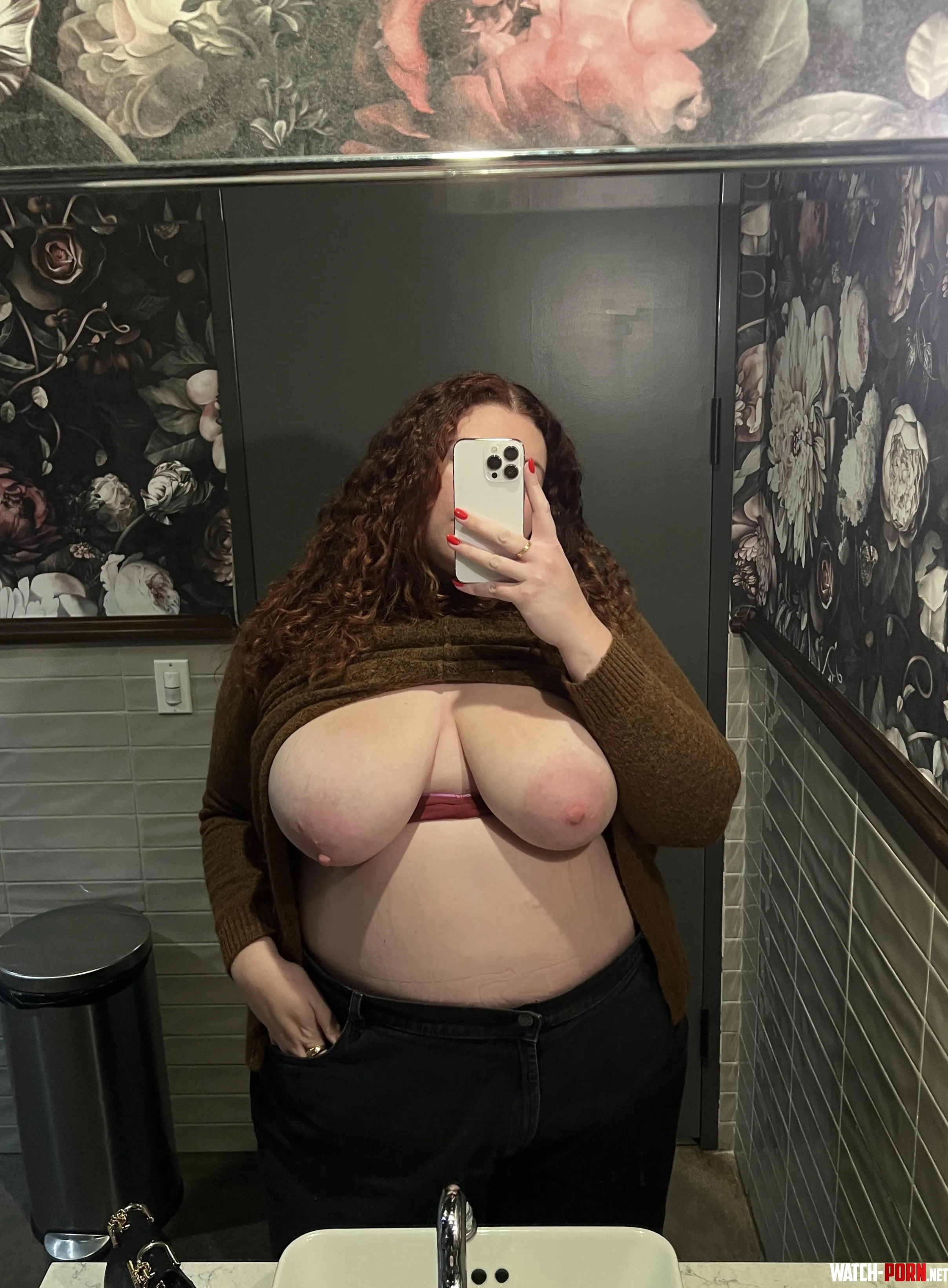 I want you to fuck me in the bathroom during our date  by xxl_bbygirl