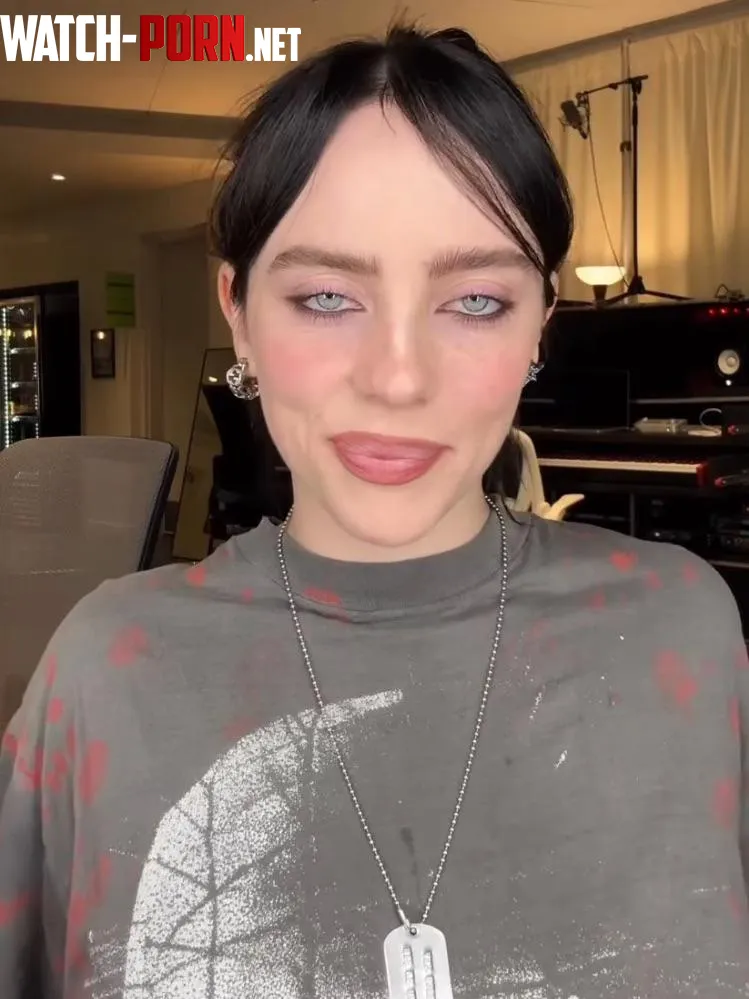 Billie Eillish is absolutely stunning  by ukcountrylover