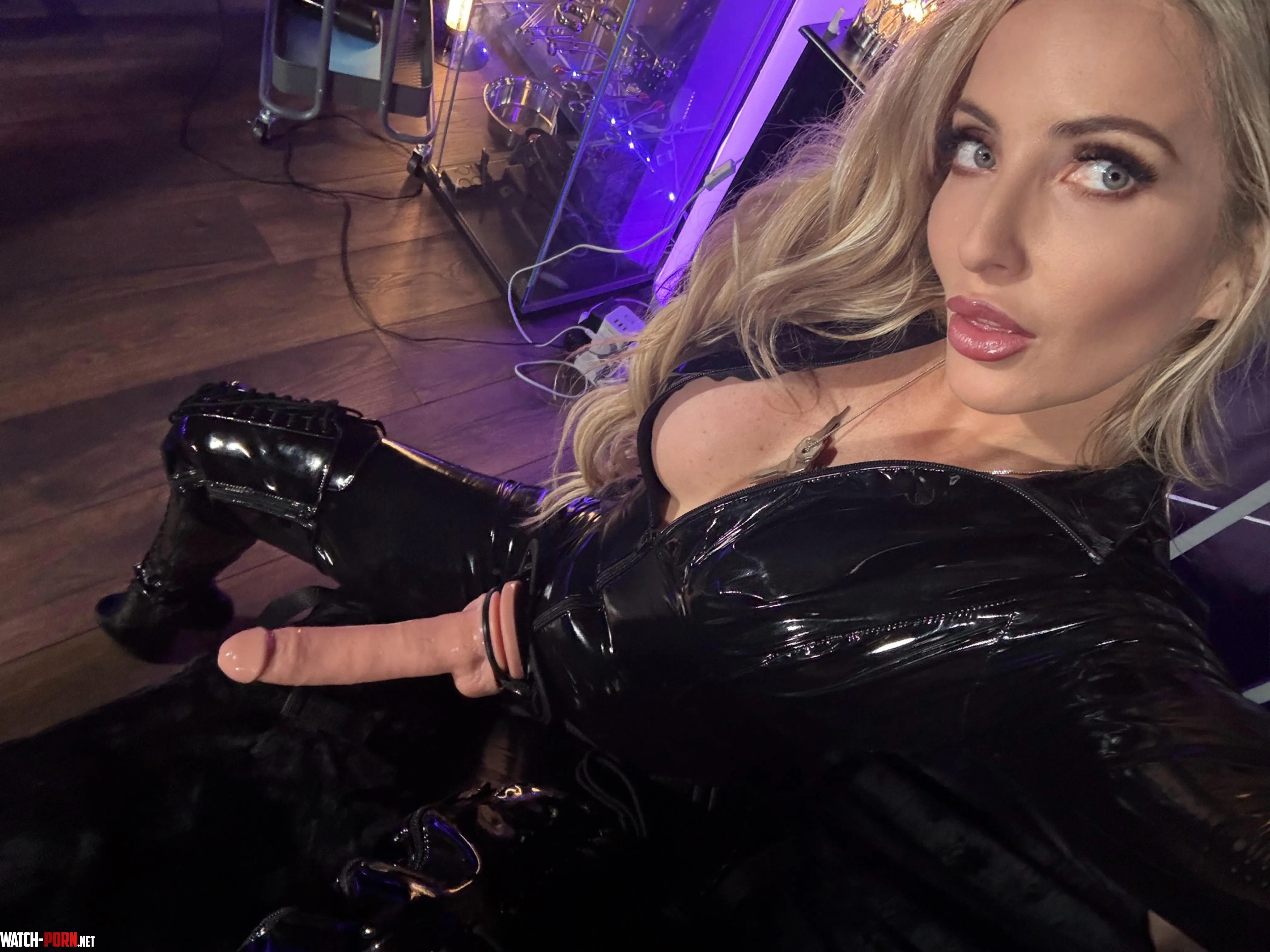 Cum get it  by misscourtneym