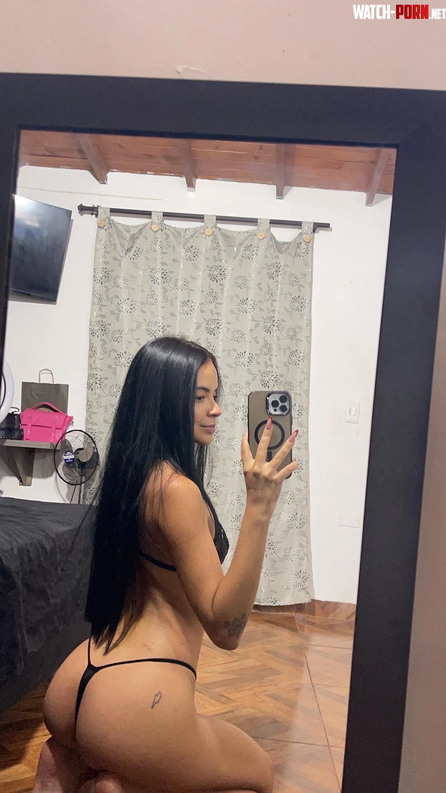 I have a petite body but my bum is kinda okay by RoseLia2