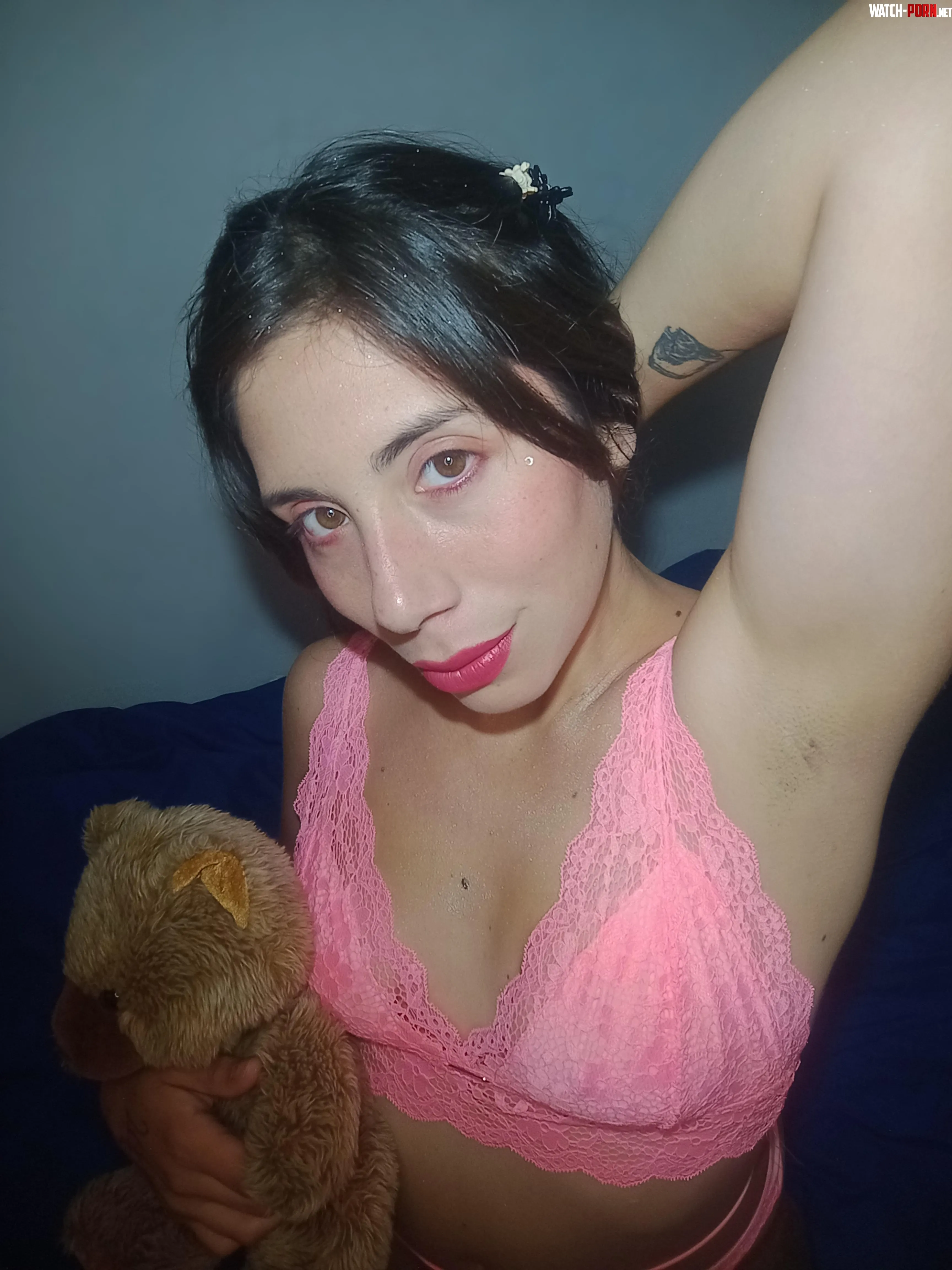 I took a shower put on makeup and now I really want you to lick me by Rominaortega