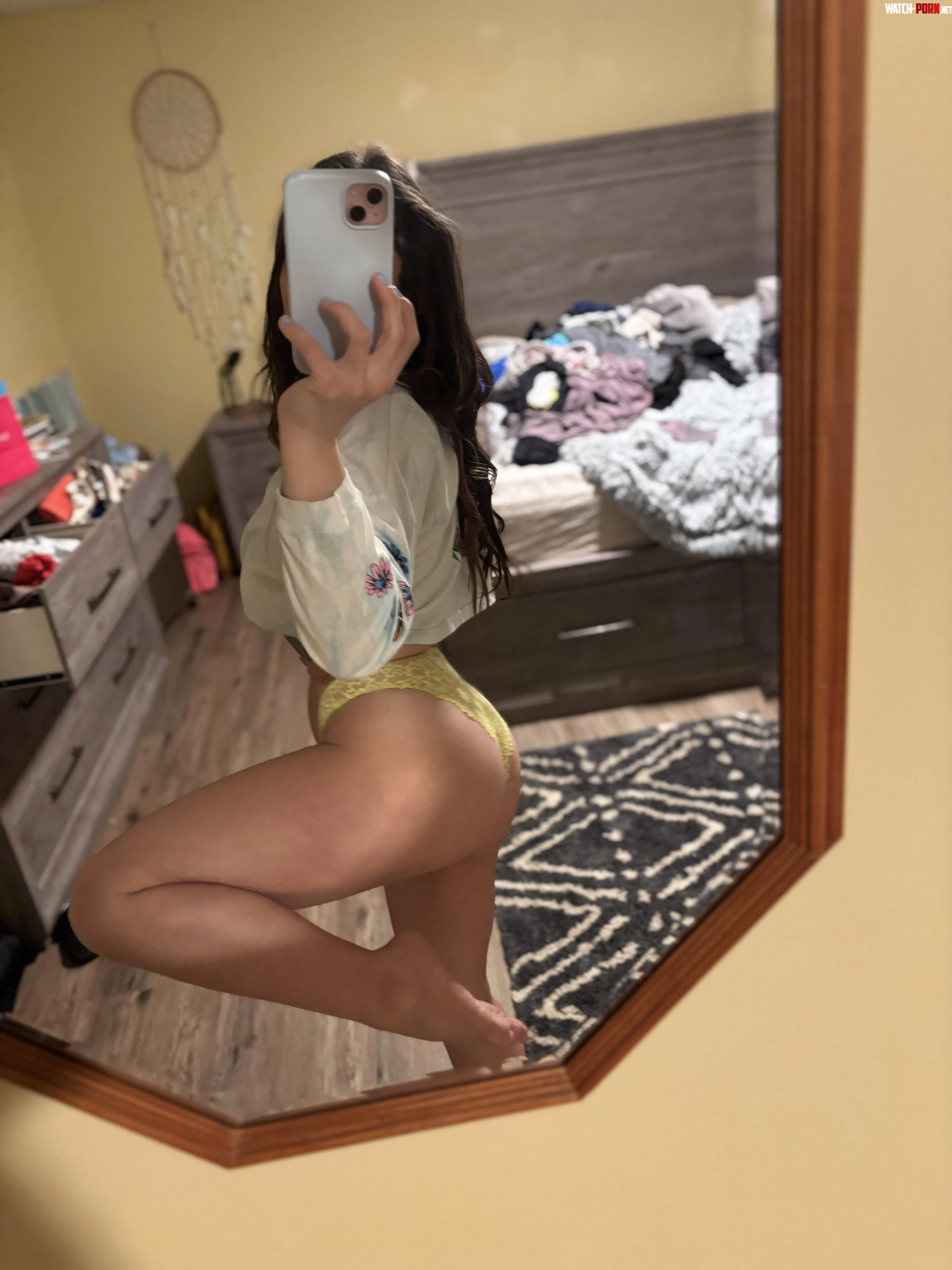 Neon panties and bare feet  by AelaLeigh