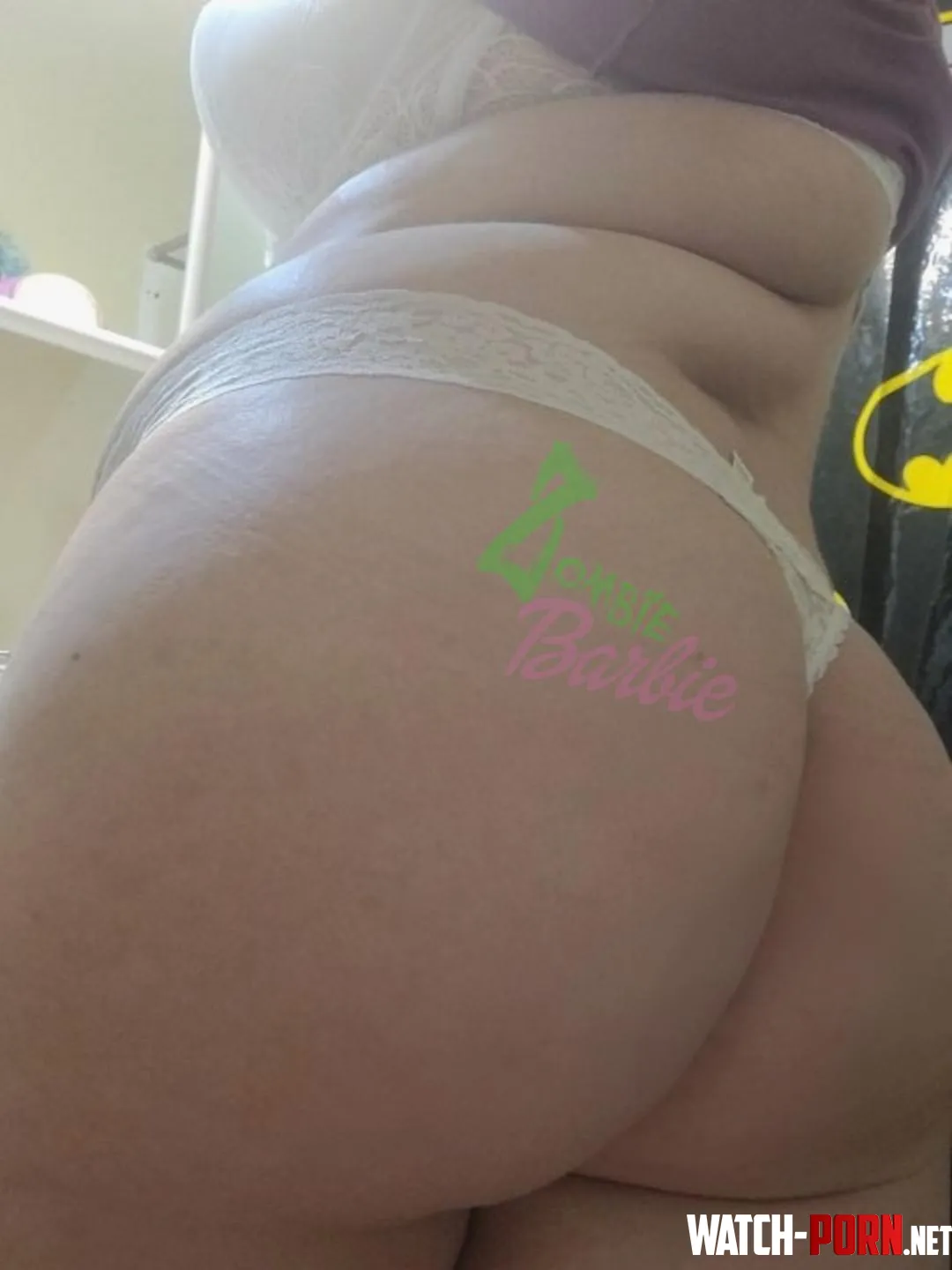 A perfectly round bubble  by Zombie-Barbie000
