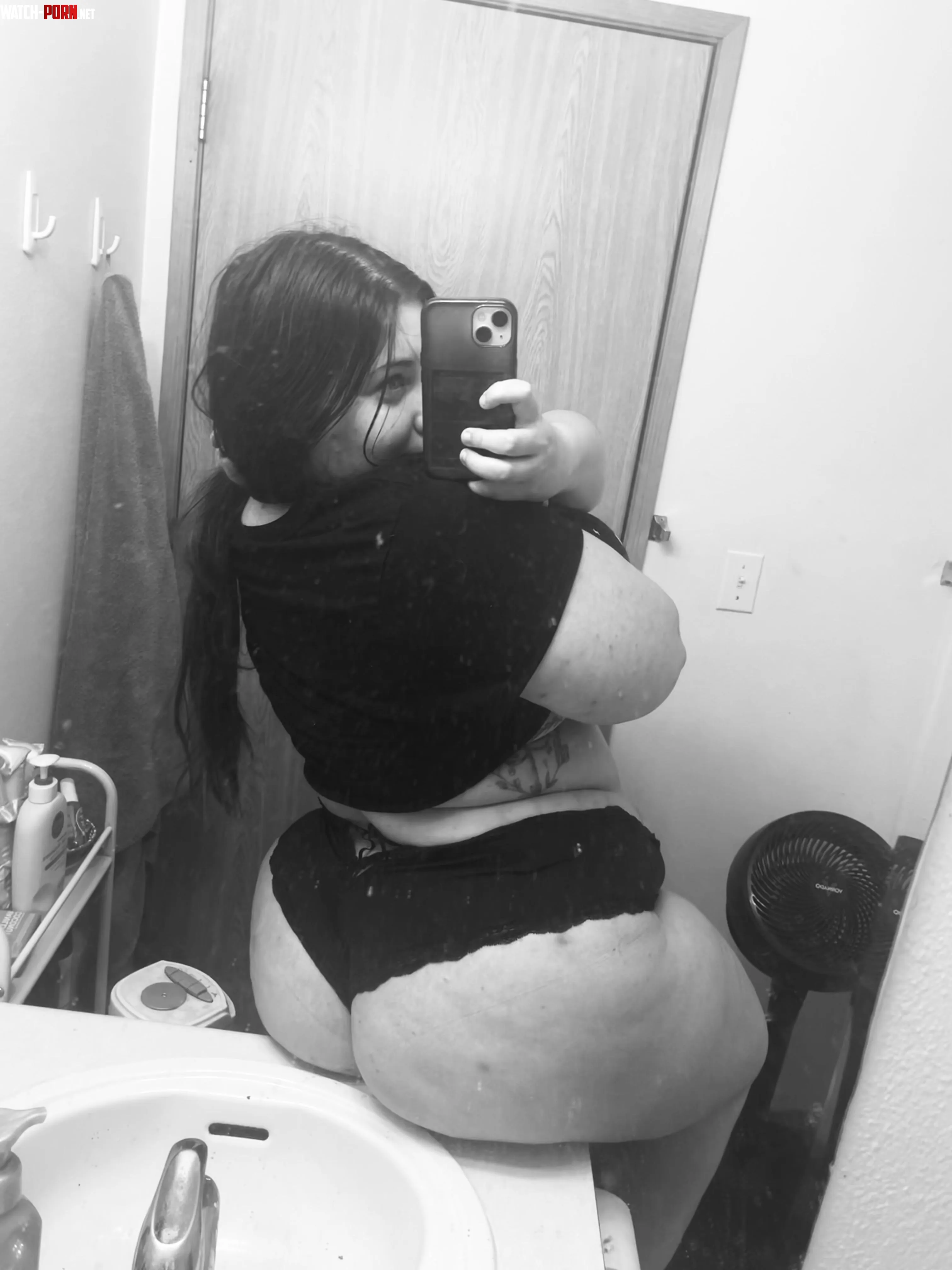 Quick little bathroom selfie  by sasha-skye