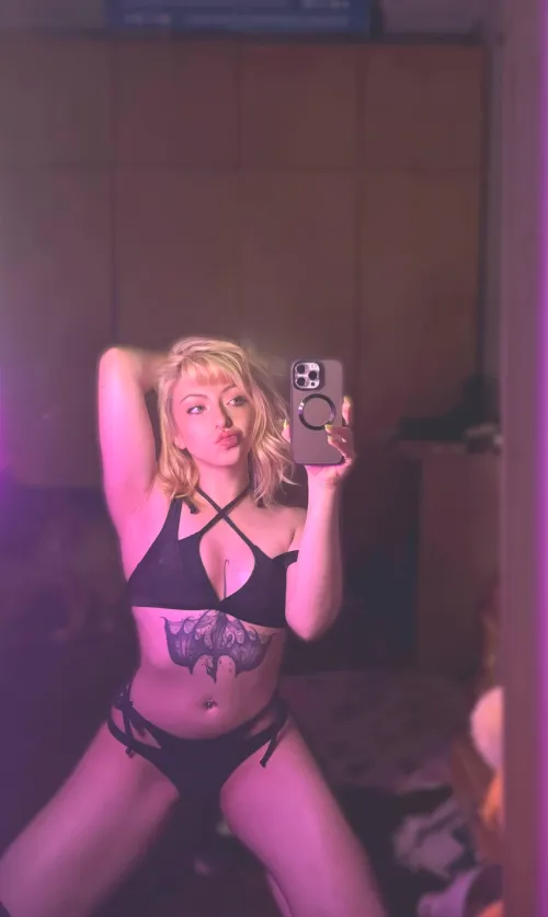 Thumbnail Unveiling angelflutter's Kneeling Secrets