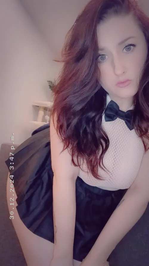 Thumbnail Naughtyhousewife's Wild Offer: Free Trial Fun Await