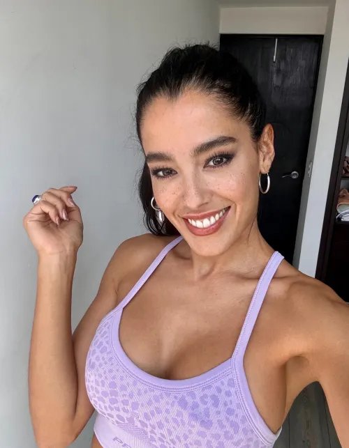 Thumbnail SweetAshXO's Backup Charm: Unveiling Cleavage Allure