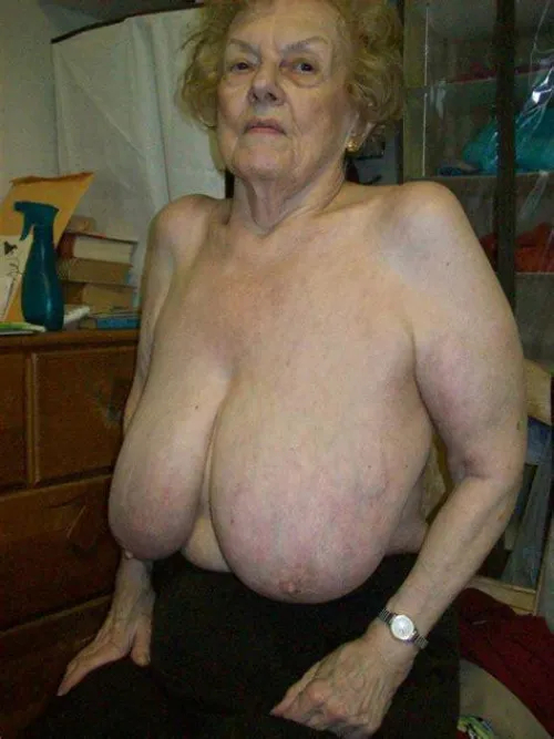 Thumbnail To Smash or Pass? Dive into GILF with BentOutOfShapee