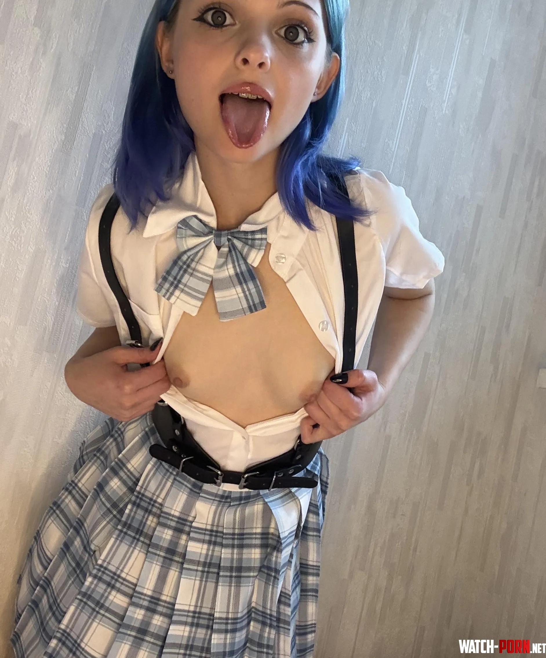 The plaid skirt looks perfect by _blue_river_