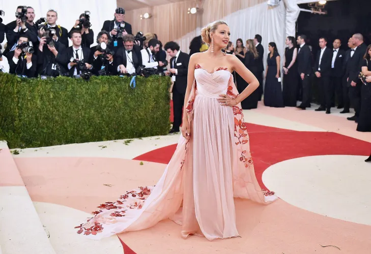 Thumbnail Blake Lively Stuns in New Photos Shared by Quionel